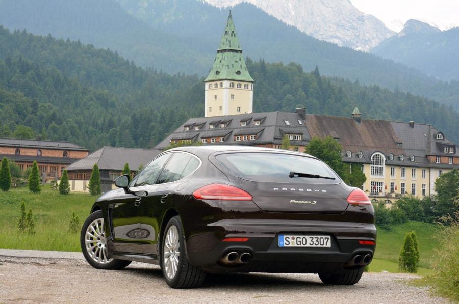 Porsche Panamera S E-Hybrid 2014 года  (фото 42 из 50)